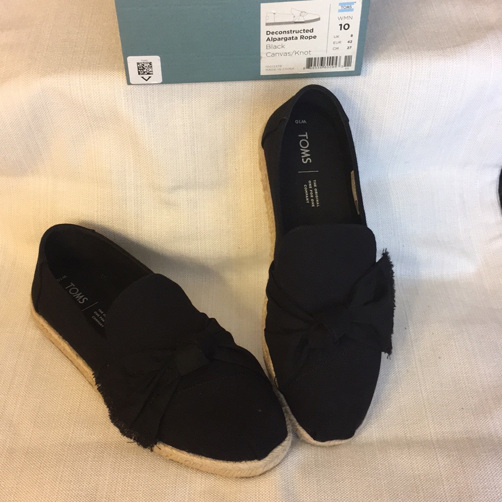 TOMS women’s loafers. Black/canvas Sz 10
